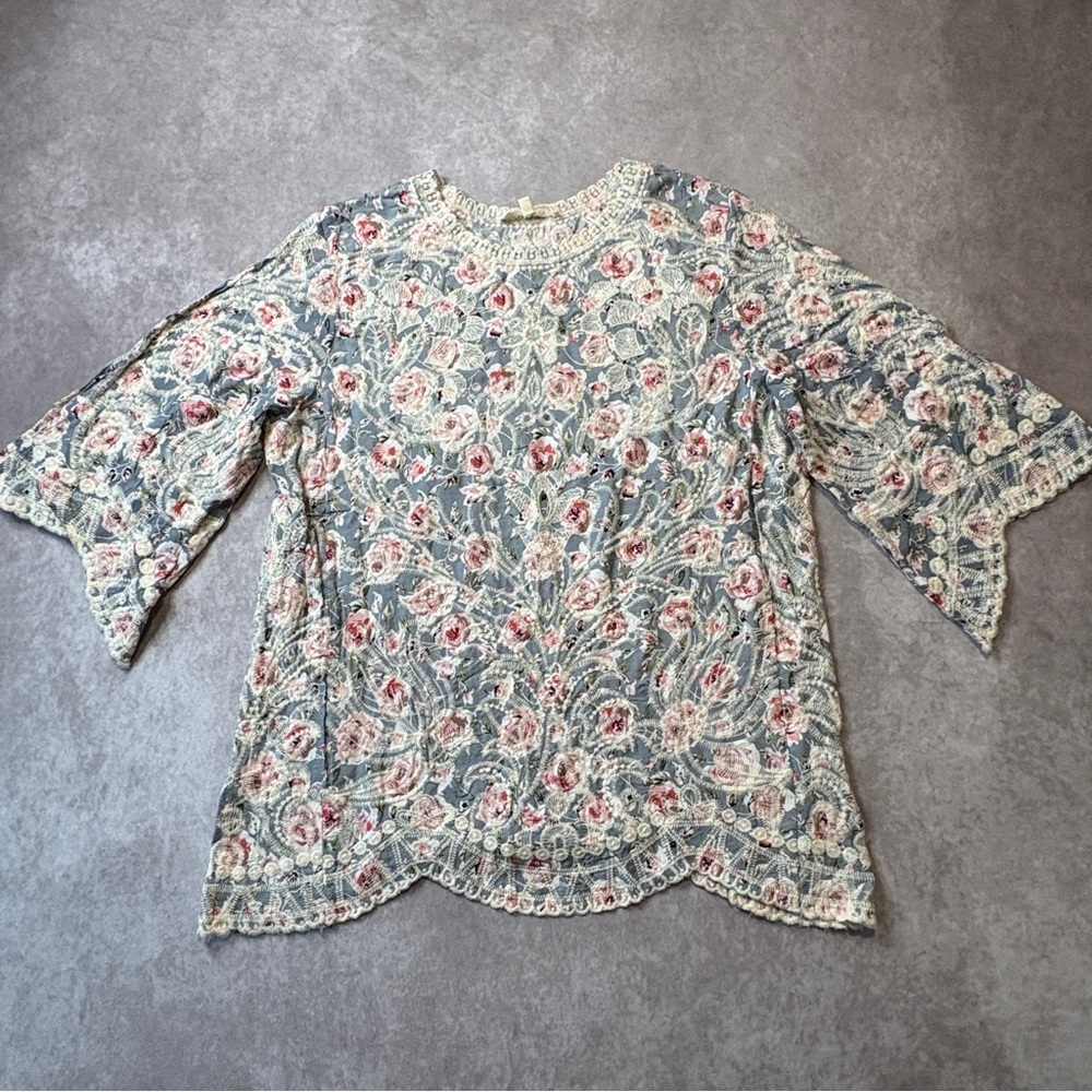 Solitaire‎ Women's Embroidered Floral Lace Blue Pink Ivory Top Size Large